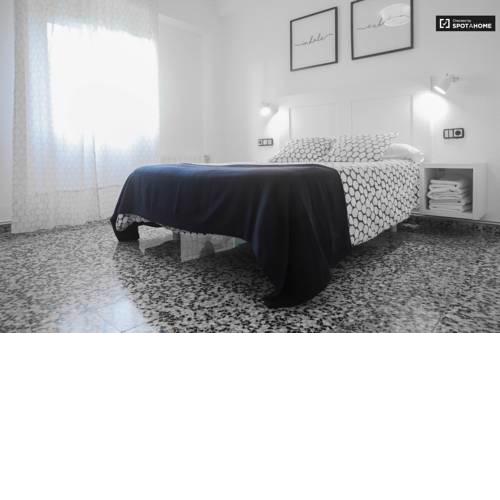 Atarazanas Flat