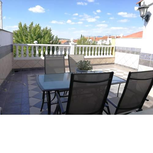 Ático con gran terraza en Lucena. Ideal parejas.