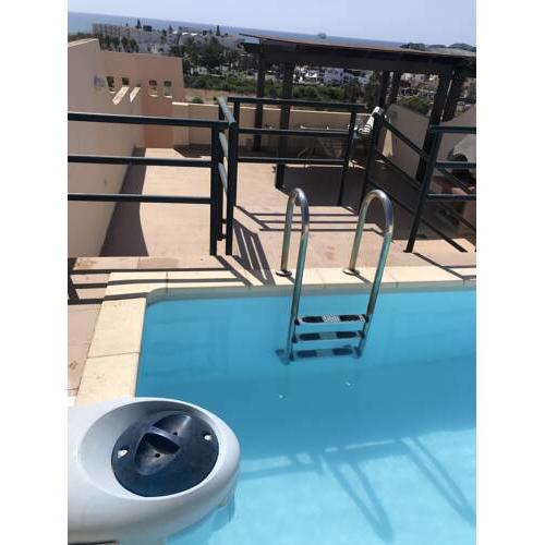 Atico con piscina privada vistas al mar