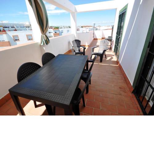 Ático con terraza y AC solo familias parejas