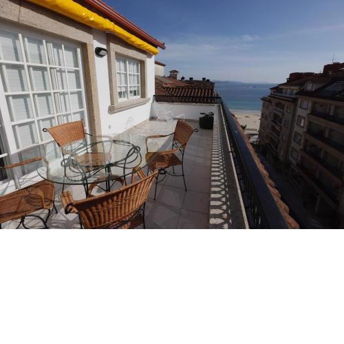Ático con Terraza y Vistas Playa Silgar