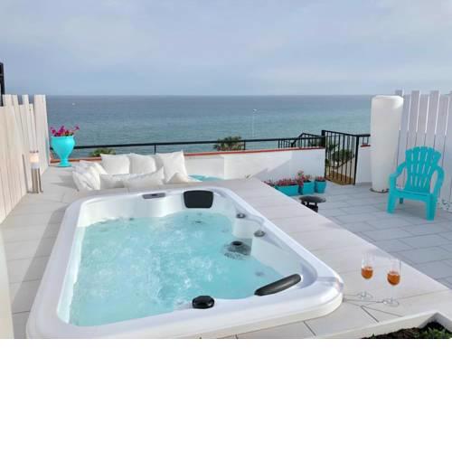 Ático-Duplex 1ª Linea de playa con Jacuzzi. 6 pax