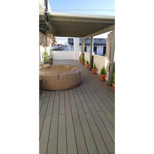 atico ecija con terraza y jacuzzi