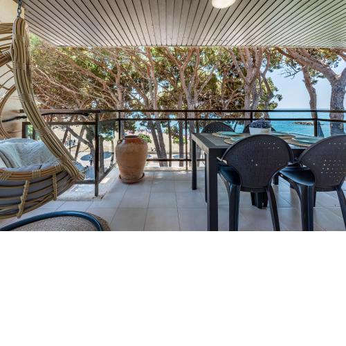 Ático en primera línea con vistas, piscina y parking