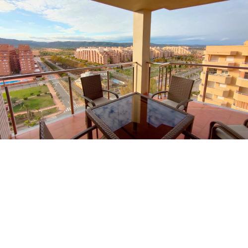 Ático exclusivo con piscina y vistas al mar - Primera línea de mar