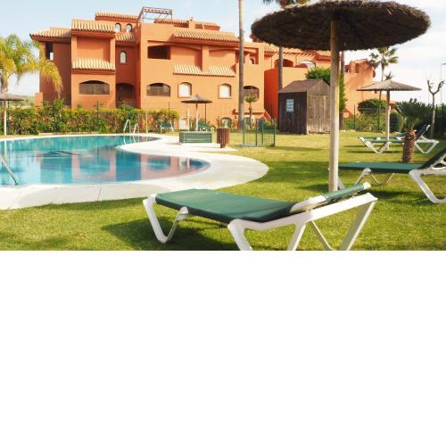 Ático Triplex Estepona-solarium privado con vistas al mar y a la montaña