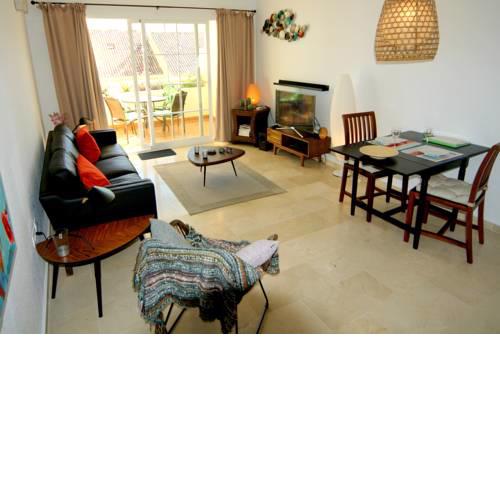 Attractive Apartment (PA 4-17)