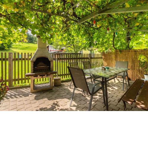 Attractive holiday home in Sebnitz with a terrace in Sebnitz