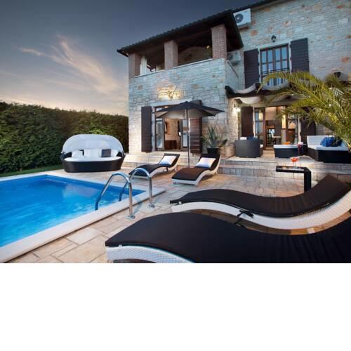 Attractive Villa with Swimming Pool in Porec