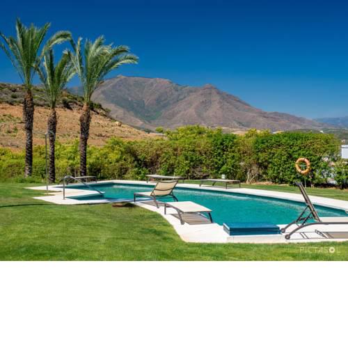 Au pied du golf de Cortesin 5000