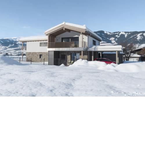 Aurora Mountain Chalet by Alpin Rentals