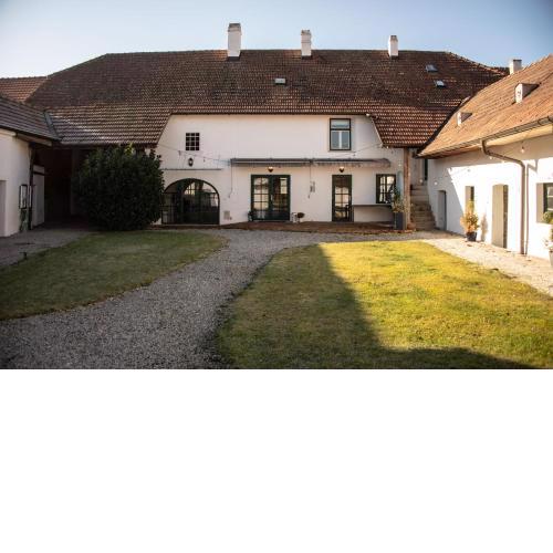 Auszeit am modernen Vierkanthof