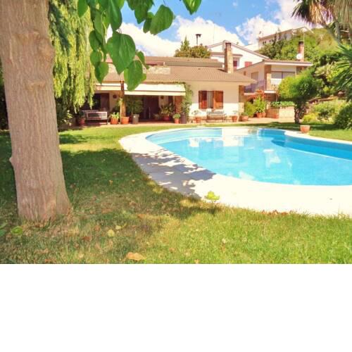 Authentic holiday villa in Sant Pol de Mar, just 250 meters from the beach