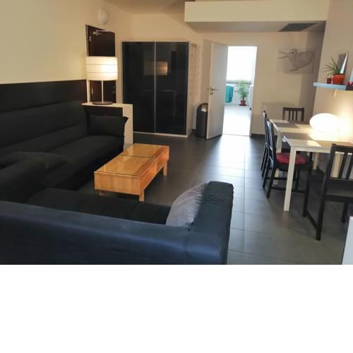 Aventura apartment, near train station & center