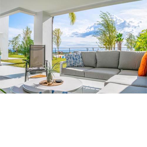 Awesome apartment in Estepona w/ WiFi, Heated swimming pool and 3 Bedrooms