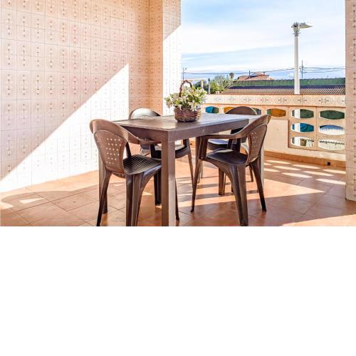 Awesome apartment in Gandía with WiFi and 3 Bedrooms