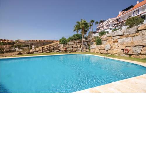 Awesome apartment in La Duquesa w/ Outdoor swimming pool, Outdoor swimming pool and 3 Bedrooms