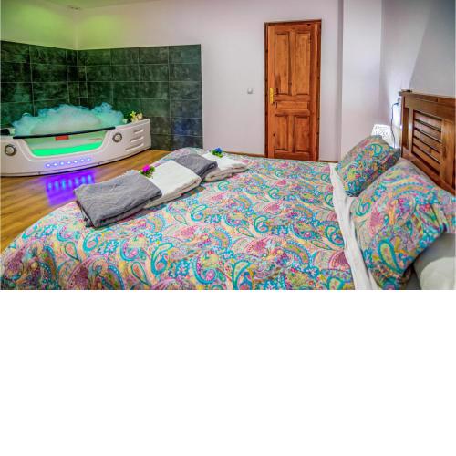Awesome apartment in La Omañuela with WiFi and 2 Bedrooms