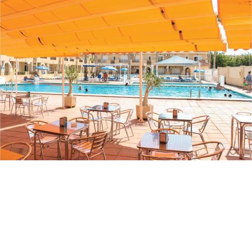 Awesome apartment in Los Alcázares with Outdoor swimming pool, WiFi and 2 Bedrooms