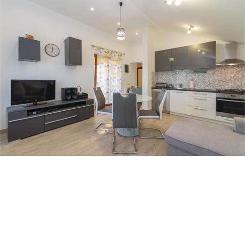 Awesome apartment in Podgradina w/ WiFi and 2 Bedrooms