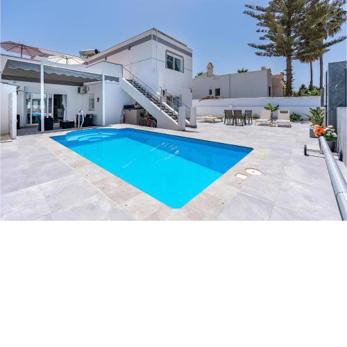 Awesome apartment in Roquetas de Mar with WiFi, Outdoor swimming pool and 1 Bedrooms