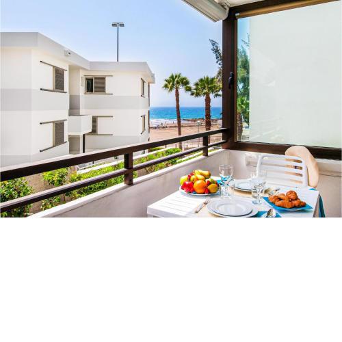 Awesome apartment in San Bartolomé de Tiraj with WiFi and 1 Bedrooms