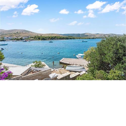 Awesome apartment in Zaboric with WiFi and 2 Bedrooms