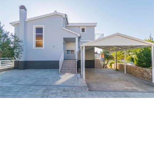 Awesome apartment in Zadar w/ 2 Bedrooms