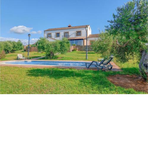 Awesome home in Arcos de la Frontera with WiFi, Private swimming pool and 5 Bedrooms