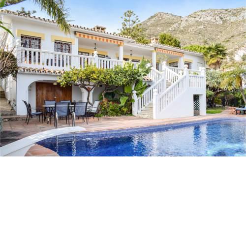 Awesome home in Arroyo de La Miel w/ Outdoor swimming pool, WiFi and 4 Bedrooms