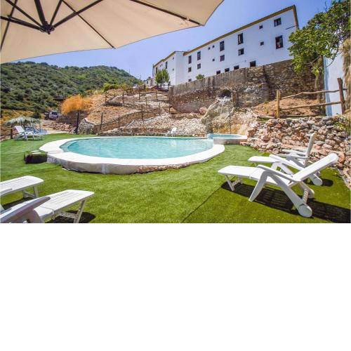 Awesome home in Benalidad with Outdoor swimming pool, Private swimming pool and 18 Bedrooms
