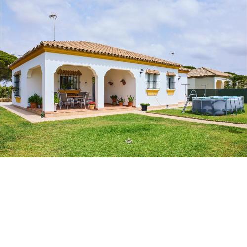 Awesome home in Conil de la Frontera with WiFi and 4 Bedrooms
