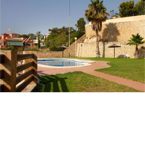 Awesome home in El Campello with WiFi, Swimming pool and 5 Bedrooms