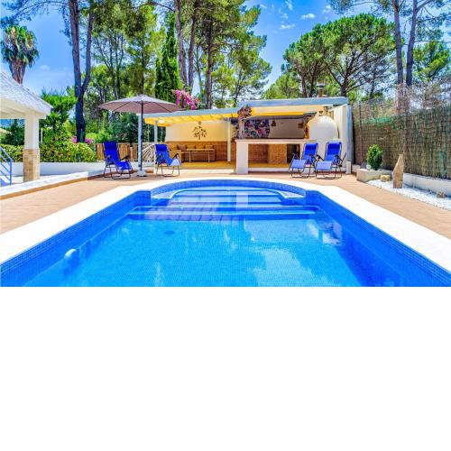 Awesome home in Gandia with Outdoor swimming pool, WiFi and Swimming pool