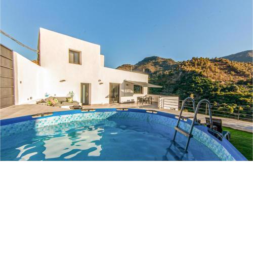 Awesome home in Guájar-Faragüit with Outdoor swimming pool, WiFi and 2 Bedrooms