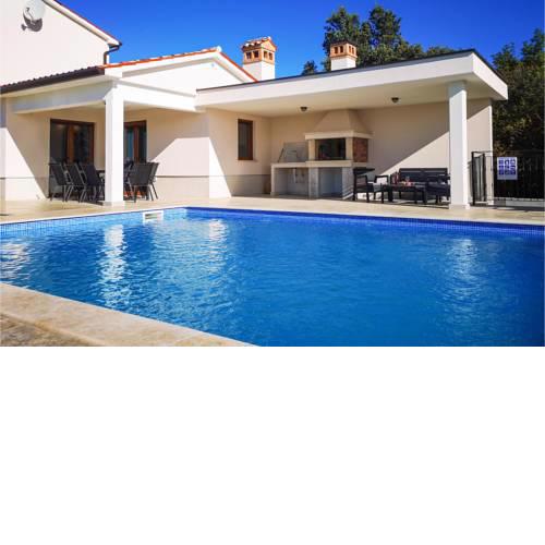 Awesome home in Koromacno w/ Outdoor swimming pool, WiFi and 4 Bedrooms