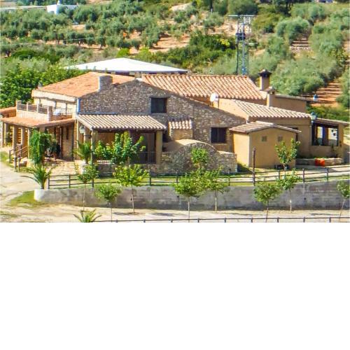 Awesome home in Les Coves de Vinromá with Outdoor swimming pool and 5 Bedrooms
