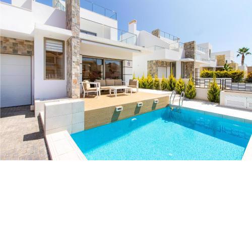 Awesome home in Los Alcázares with Outdoor swimming pool, WiFi and 3 Bedrooms