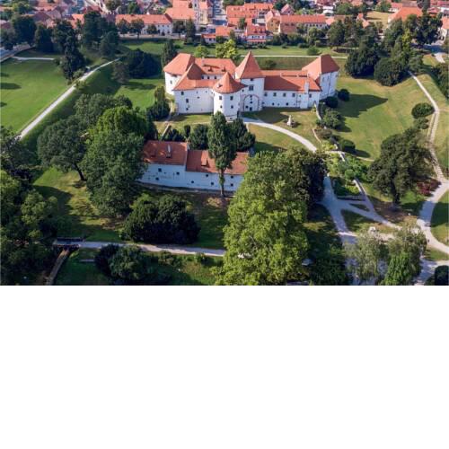 Awesome home in Ludbreg w/ Outdoor swimming pool, Sauna and 3 Bedrooms