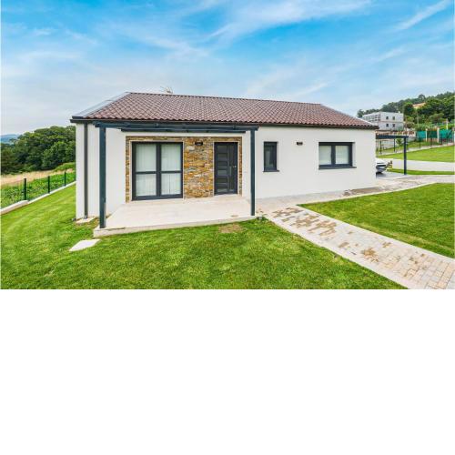 Awesome home in Noia with WiFi and 3 Bedrooms