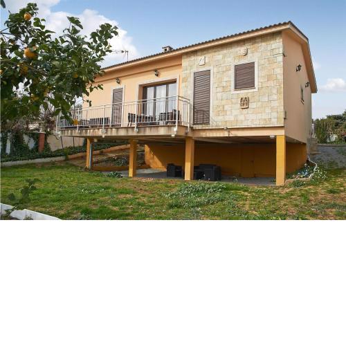 Awesome home in Palau-solità i Plegama with WiFi and 3 Bedrooms