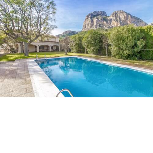 Awesome home in Polop with Outdoor swimming pool, WiFi and 8 Bedrooms