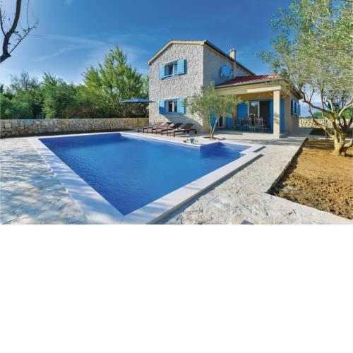 Awesome home in Privlaka w/ Outdoor swimming pool, WiFi and Outdoor swimming pool