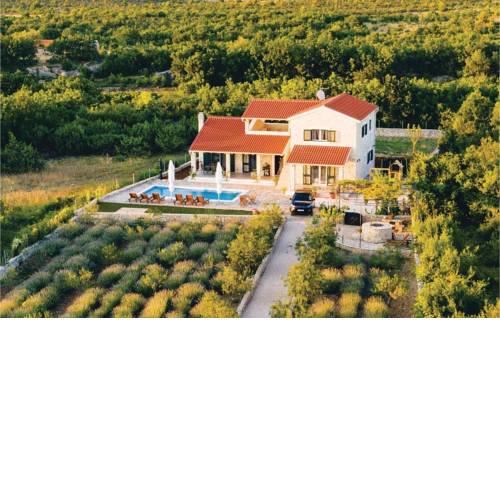 Awesome home in Sibenik w/ Outdoor swimming pool, WiFi and 4 Bedrooms