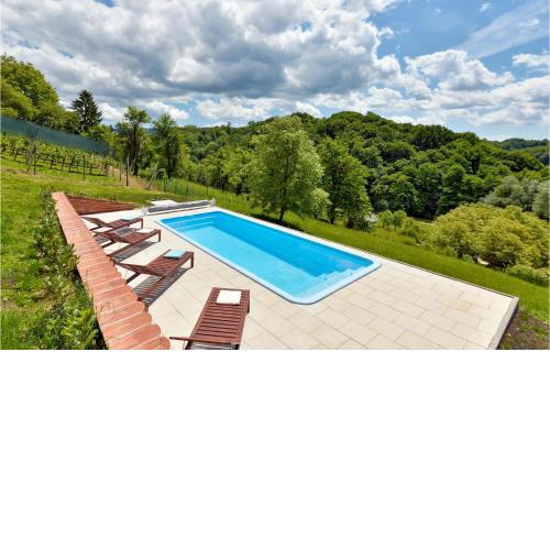 Awesome home in Stubicke Toplice with Outdoor swimming pool, Sauna and 2 Bedrooms
