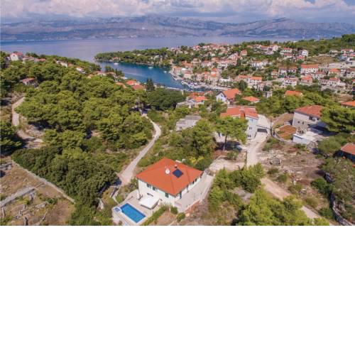 Awesome home in Supetar w/ Outdoor swimming pool, WiFi and 5 Bedrooms