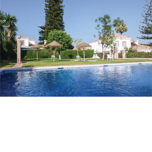 Awesome home in Torremolinos w/ Outdoor swimming pool, WiFi and Outdoor swimming pool
