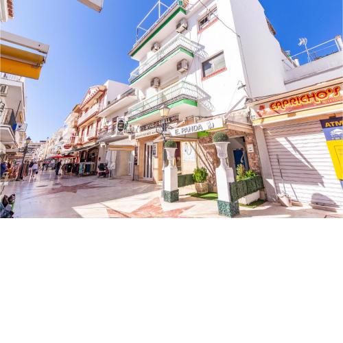 Awesome home in Torremolinos with