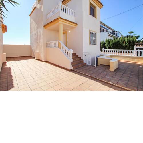Awesome home in Torrevieja w/ WiFi and 3 Bedrooms