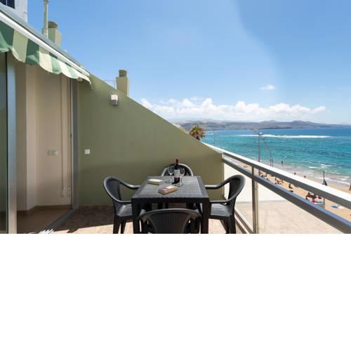 Awesome terrace sea views and wifi